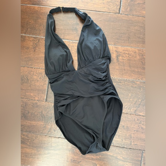 La Blanca by Rod Beattic Roman Holiday One Piece Swimsuit - Picture 2 of 4